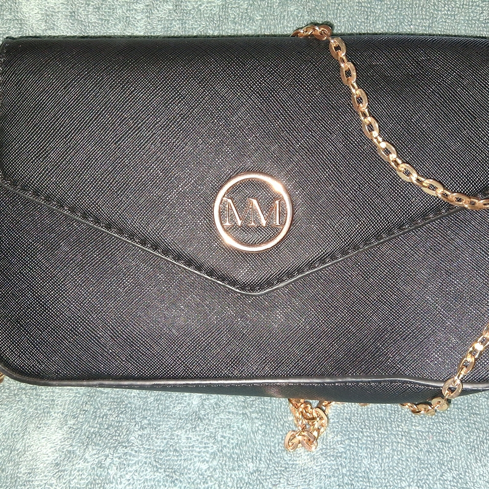 Chic Black Crossbody Bag with Gold Chain